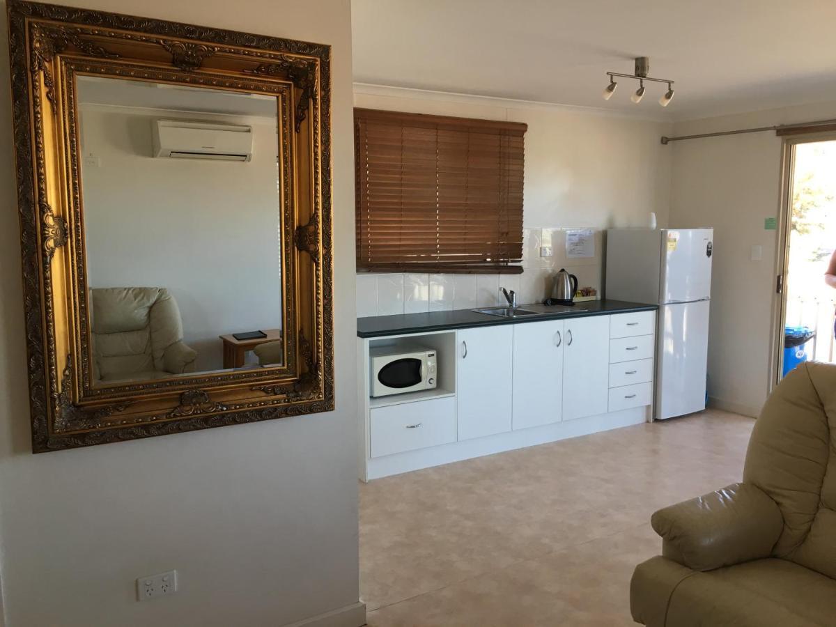 Airport Whyalla Motel Екстер'єр фото