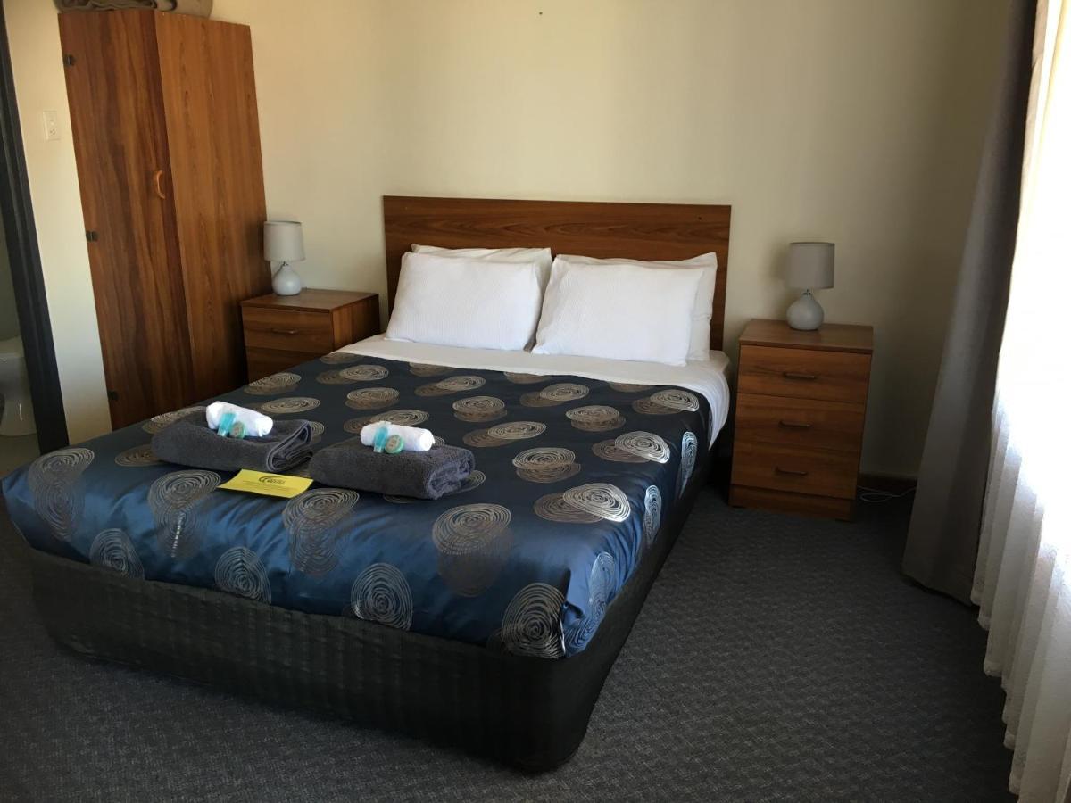 Airport Whyalla Motel Екстер'єр фото