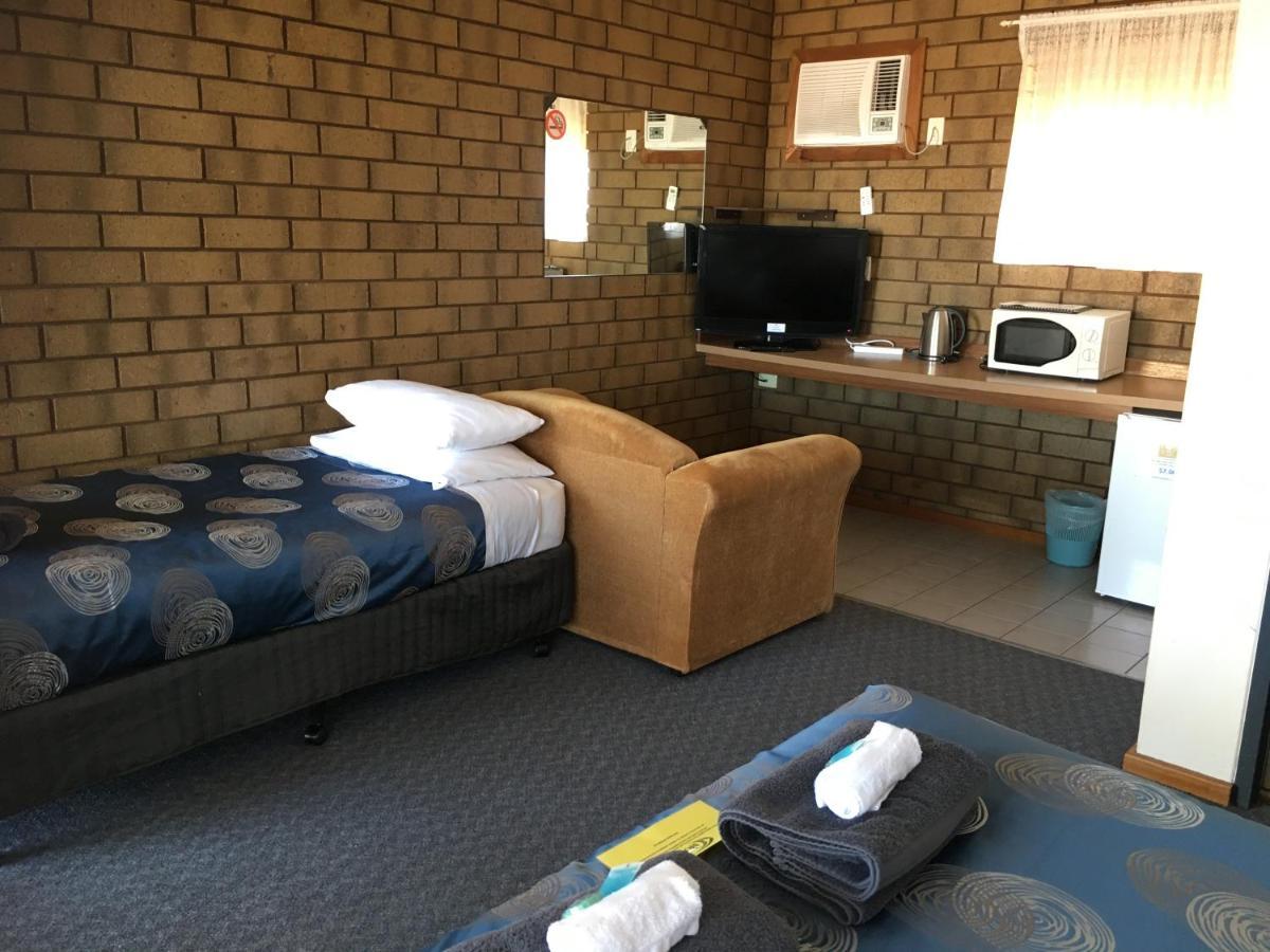 Airport Whyalla Motel Екстер'єр фото