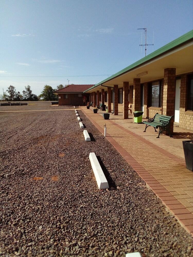 Airport Whyalla Motel Екстер'єр фото