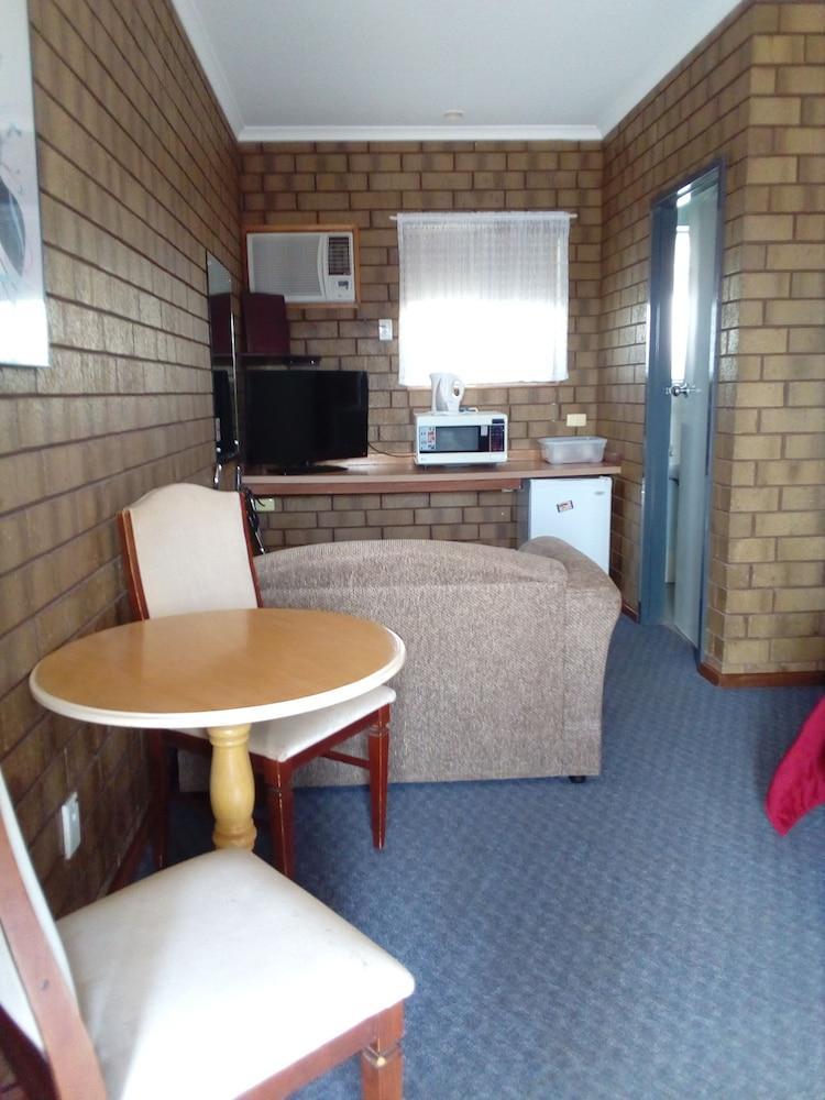 Airport Whyalla Motel Екстер'єр фото