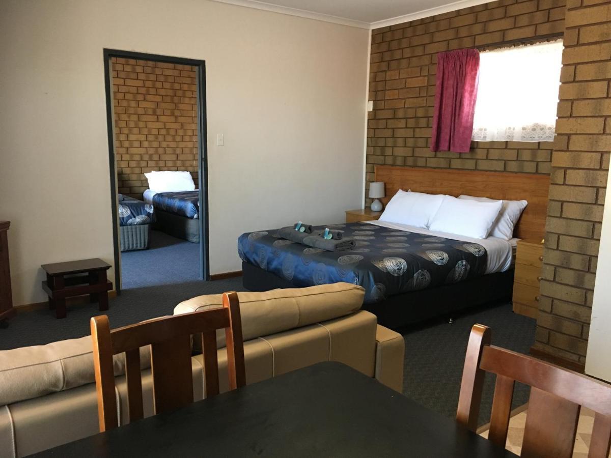 Airport Whyalla Motel Екстер'єр фото