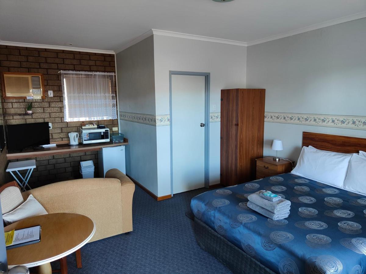 Airport Whyalla Motel Екстер'єр фото