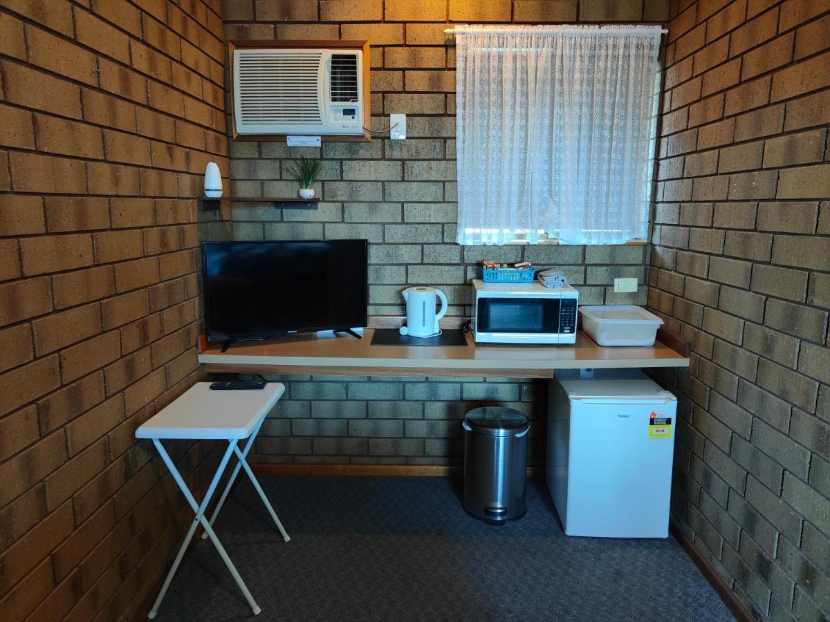 Airport Whyalla Motel Екстер'єр фото