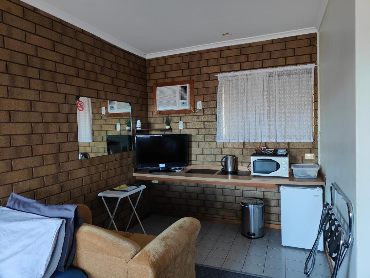 Airport Whyalla Motel Екстер'єр фото