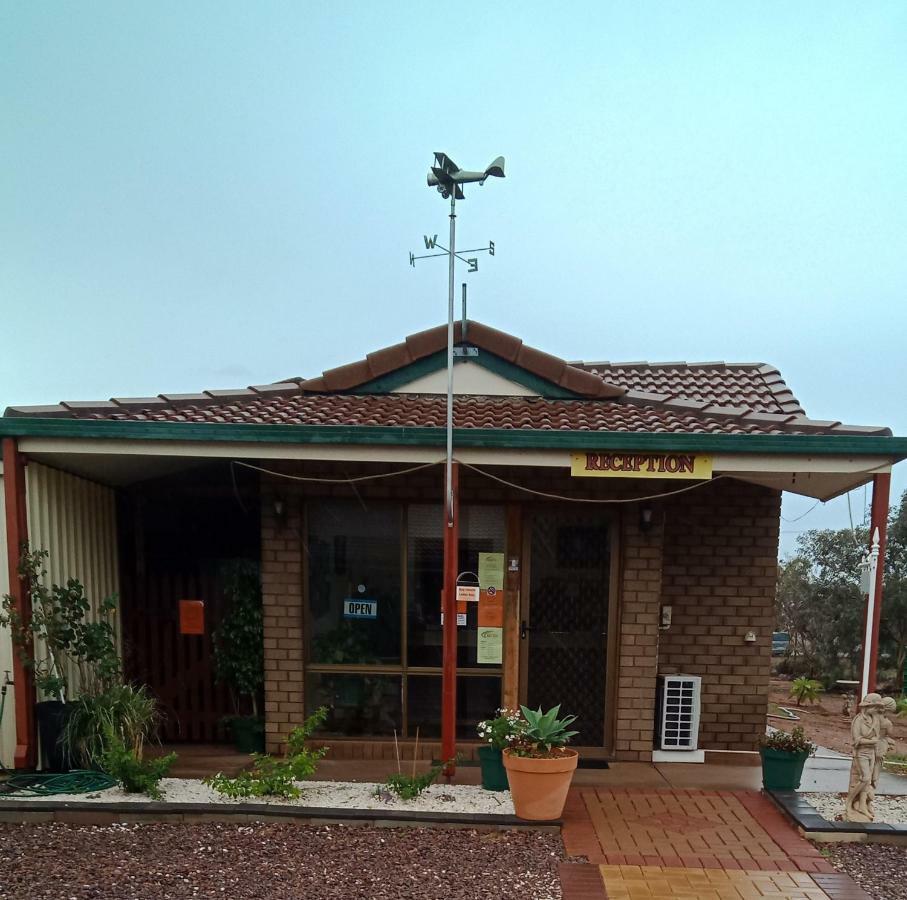 Airport Whyalla Motel Екстер'єр фото